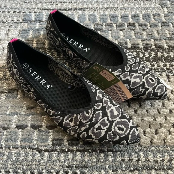🥿 NIB Serra Ladies Recycled Material Flats, Black Grey Snakeskin Pattern, Size 8 - Picture 1 of 7